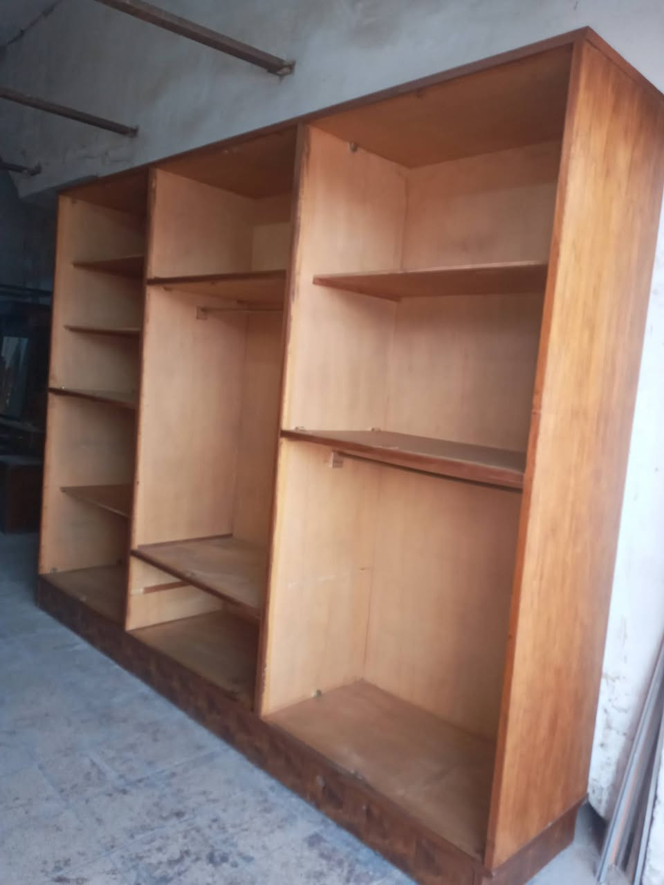 كنتور ملحق 6 ابواب صاج تزكام مستعمل ارتفاع مترين و50 سم عرض 3 امتار و20 سم عمق 60 سم السعر 500 وبي مجال العنوان بغداد حي الإعلام الشباب نهاية شارع سوق اميمه  صيدلية نور الشباب قرب النادي التجاري  موبايل عراقنا وتساب بي 
*********** 
***********

يوجد شدو توصيل غير مجاني داخل بغداد فقط
