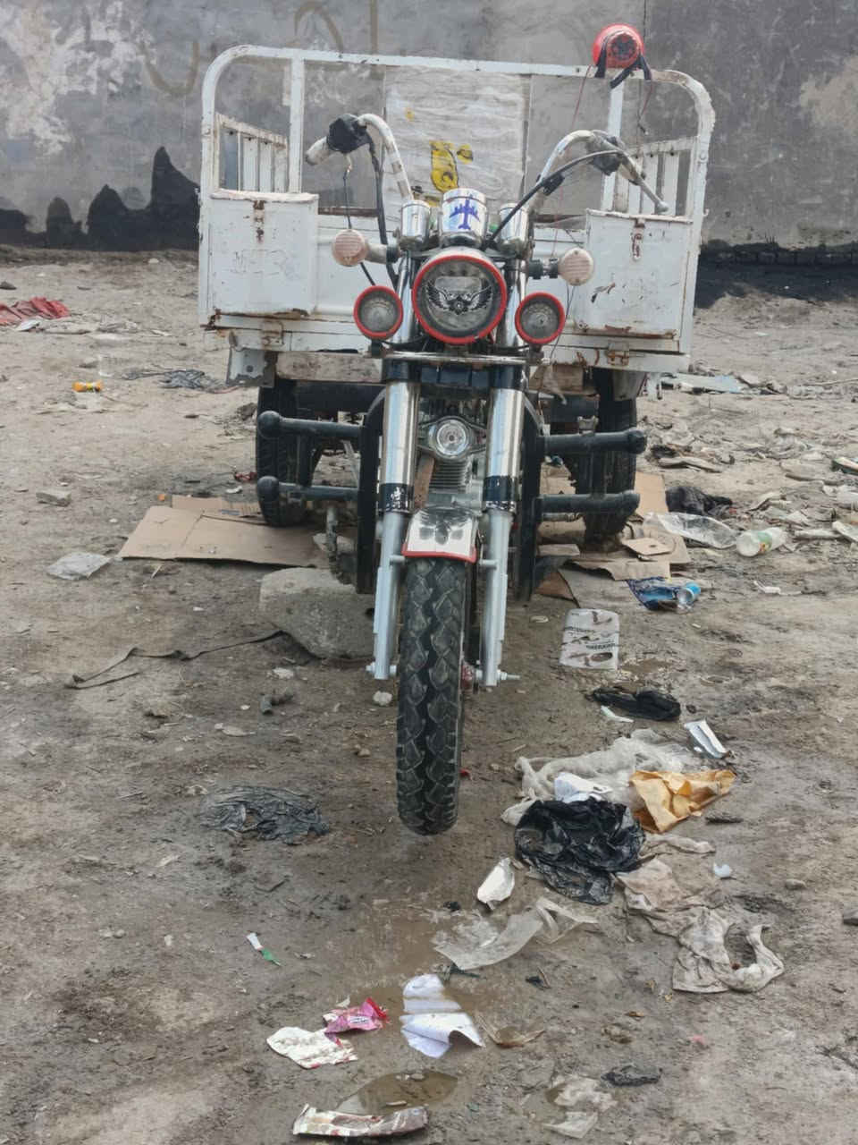 سلام عليكم امتيار رقم اسود تخم تاير  مكينته صار 15 يوم من شديت 800وبيه مجال رقم الهات ***********
