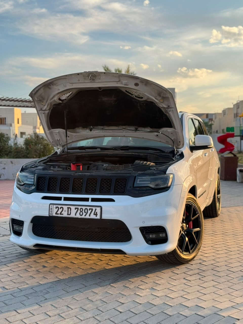 Jeep Grand Cherokee SRT
الموديل : [ 2020 ]
المحرك : [ V8 / 6.4 ] 🔥
الگير : [ أوتوماتيك ] 
الممشى : [ 70 الف ميل ]
اللون : [ أبيض - صدفي ] 🤍
الحالة : [ السيـارة خليجيـة وكالة هـارلم ، مكفولة كفالة عامة ! ]

[ السعـر .. 34,000$ قابـل للتفـاوض ✅ ] 

[ الـــــمـــواصــفـــــات ]

- السيـارة فووول أعلى مواصفات للأخيـر 1 / 1 

الموقع : [ صلاح الديـن / تكـريت ] 📍

للتواصل واتس اب او اتصال : [ *********** ]

#jeep #jeep_grand_cherokee #srt #كلين #yasser_erbil
