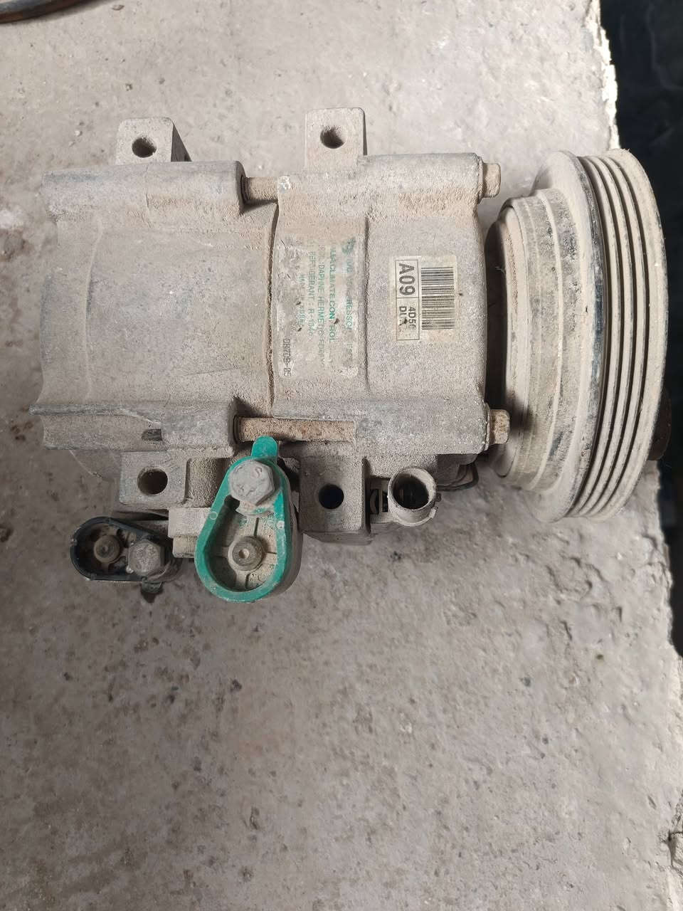 سلام عليكم كنديسر استاركس البلادي هاذ فتحته من السياره سبب حادث ونباعت هاذ بقه منه ***********
