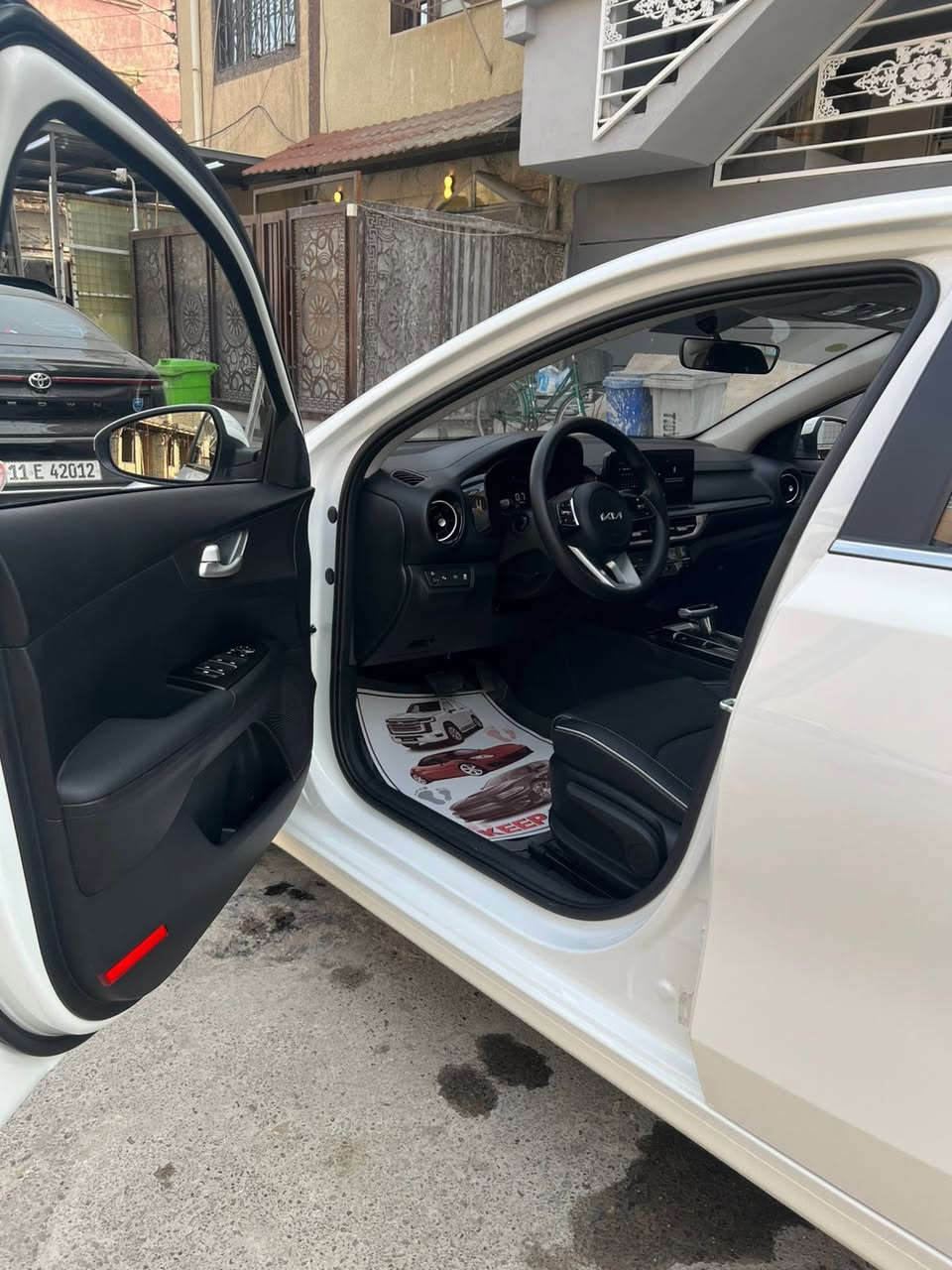 السلام عليكم K3
موديل 2025 
رقم اربيل 
مكفولة كفالة عامة السيارة
ماشية 15 الف 
فول مواصفات معروفة مواصفاتها 
مكاني بغداد حي القاهرة
السعر 147$
للاتصال
***********
