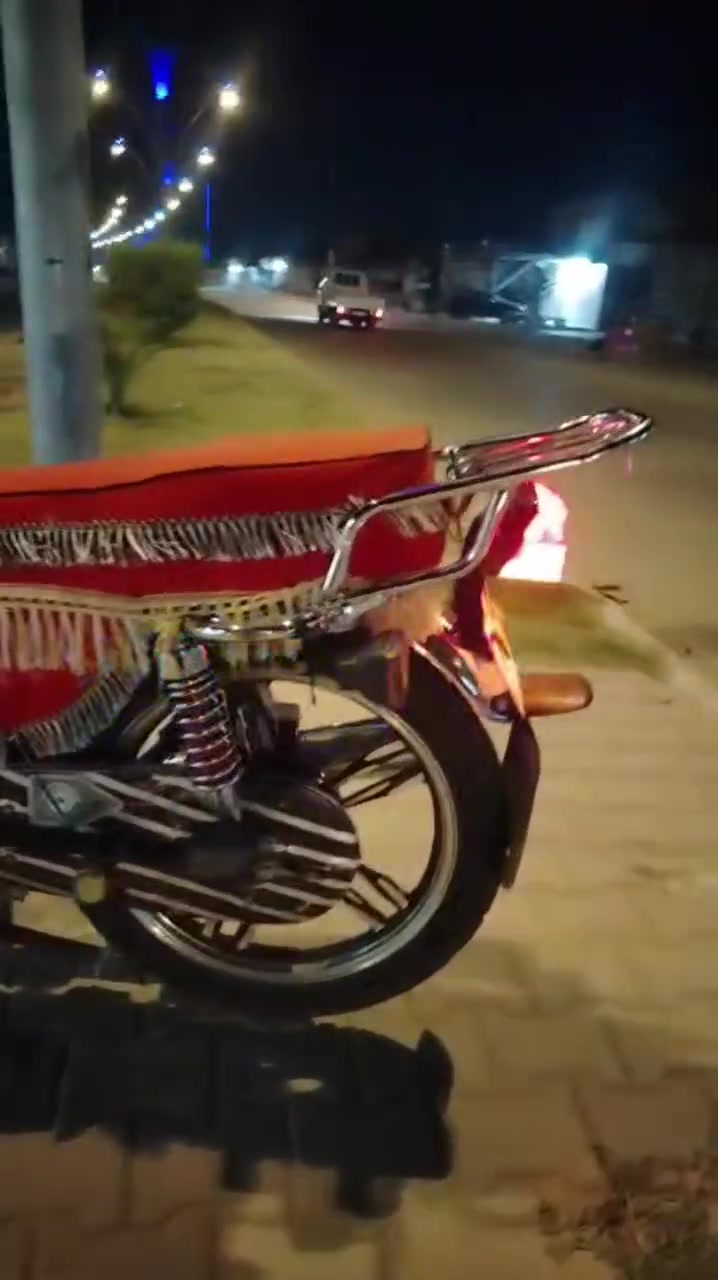 سلام عليكم مطور 23 لبيع 650وبي مجال


**إذا كنت صاحب هذا الإعلان وتريد حذفه لأي سبب، رجاءا أرسل رسالة إلى الدعم الفني**
