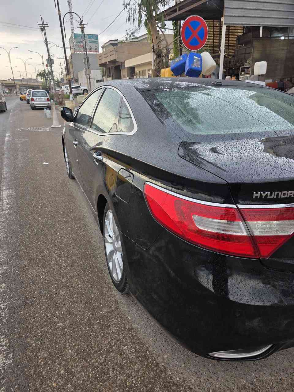 ازيرا 2012 ///3000v6
فول مواصفات
بنوراما
حساسات 
كشن كهربائي 
كشن جلد 
تحكمات استيرن
برده خلفيه وجانبيه بلادي 
شاشه وكامره 
ضررها تبديل جاملغ ايسر بلادي وشبر من هلال خلفي ايمن 
كير محرك شرط 
شرط تحويل وكاله رقم سليمانيه كلشي جديد 
سعر 122 بي مجال بسيط او مراوسه حسب قناعه 
*********** واتساب 
مكان كركوك
