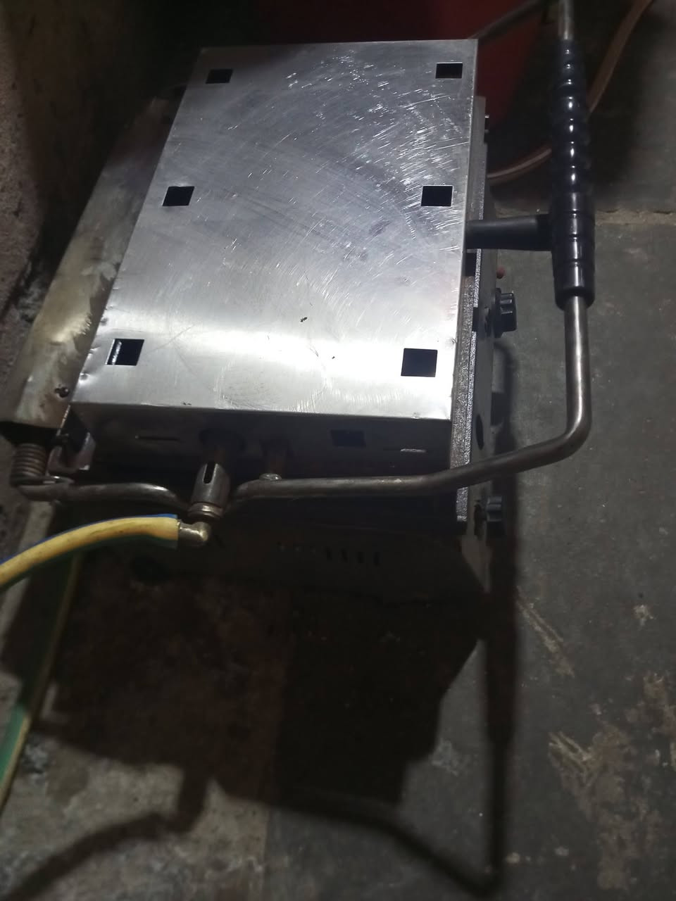 السلام عليكم متاح كابسه صاج الوزن الثقيل نقصها بس صونده ع الفحص شغاله سعرها 45 مكاني  بالحسينيه الراشديه رقمي ‏‪***********‬‏
