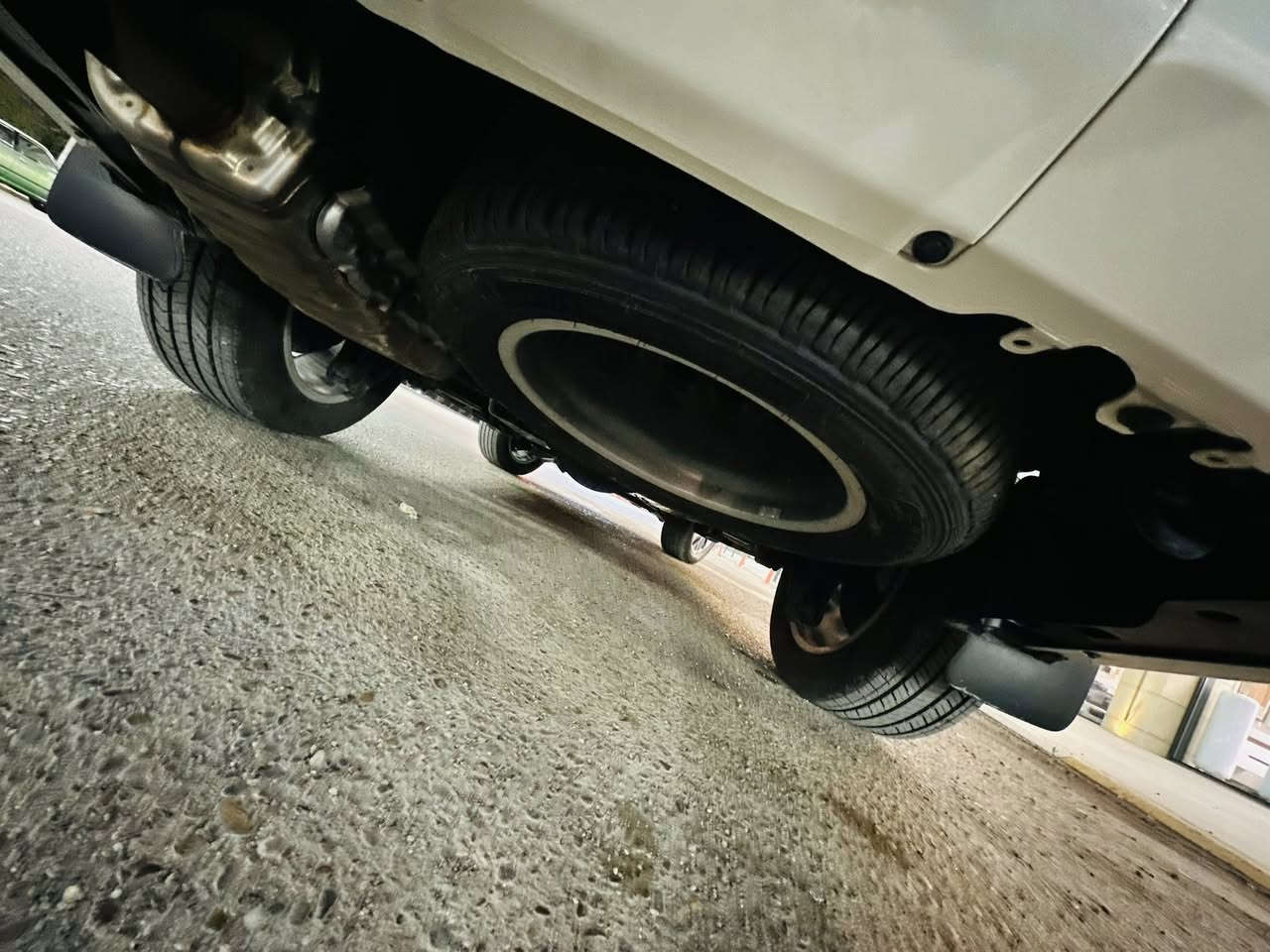 السلام عليكم لاندكروز 2023 السياره ساز نضيفه لوك مخزنه ماشيه 12 الف ومعروفه موصافات الساز GXR مكفوله كفاله عامه عدا حافه البنيد واكع عليها شيش ب المخزن مصبوغ على كده موجوده صورها ب السونار السياره نضيفه كلش تخم تاير جديد مال الشركه السبير منازل وكتلوكاتها موجوده و السياره تحفه و بالعافيه على الي ياخذها السياره موجوده ببغداد بزيونه رقم *********** 
63000$ وبيها مجال بسيط
