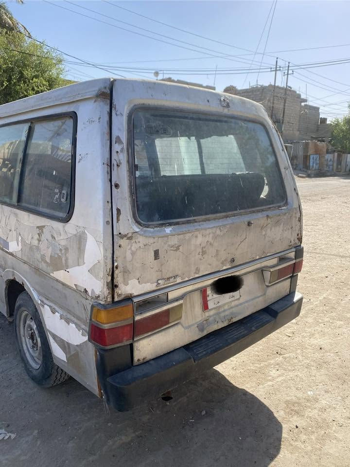 بستا 93 سنوية ل27 بأسمي تحويل او وكاله مرور مصفره هيئة عليها 70تقريباً محرك كير اكسل خير من الله ،البم تعبان يحتاجلها ترتيبات ب21وبيها مجال مكاني ابو غريب الحصوة 
*********** واتساب
