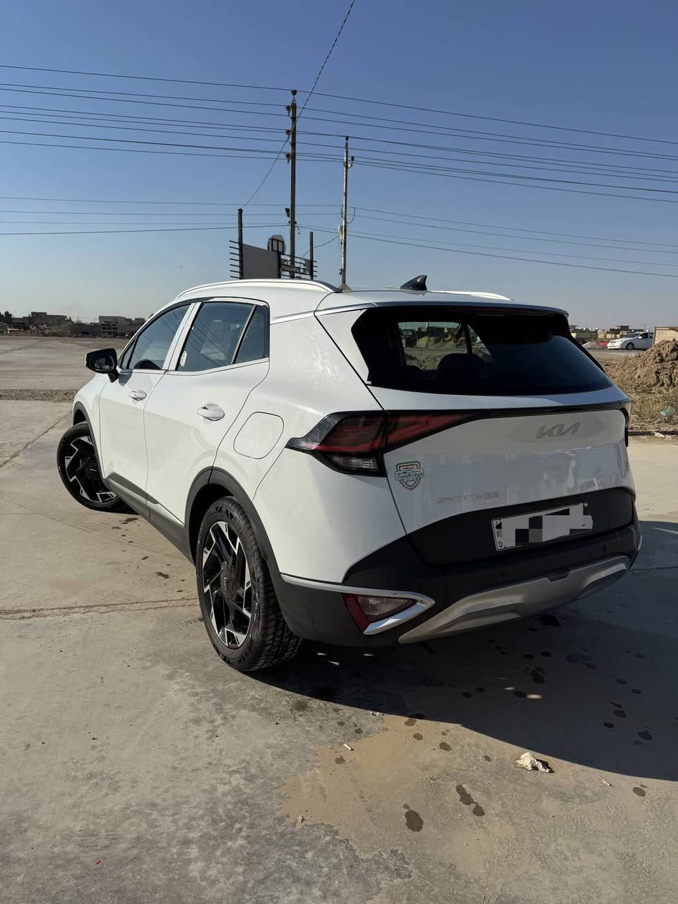 السلام عليكم
كيا سبورتج 2025
خليجي كفاله عامه
رقم واسط باسمي 
فول مواصفات عدا البانوراما 
بصمه 
تشغيل عن بعد 
جنطه كهرباء 
حساسات امامي و خلفي 
عدادات دجيتال 
شاشه APPLE CAR PLAY
دواخل بيجي 
كشنات كهرباء 
تدفئه كشنات 
هيتر ستيرن(تدفئه)
قطعتين تبريد 
منفذ UBS بالكشنات 
توقف ذاتي AUTO HOLD 
سايد بريك بصمه 
كامره خلفيه
اشاير بالمري 
اضائه ترحيب 
4وضعيات قياده (4 MODE DRIVE 
ماشيه 39 الف Km
مكانها واسط \الكوت 
السعر 233$
للاستفسار\***********
