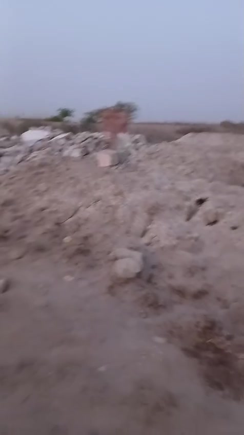 قطعه ارض للبيـع طابو زراعي بالجنوب خلف قاعه الاميرات و مدرسه القاسم يصير بظهر للقطعه سيد غريب قريبا ع شارع العام ولها نزلتين  200 مترا طول 10 ونزال 20 قطعه مدفونه العلوان الفاو ***********
