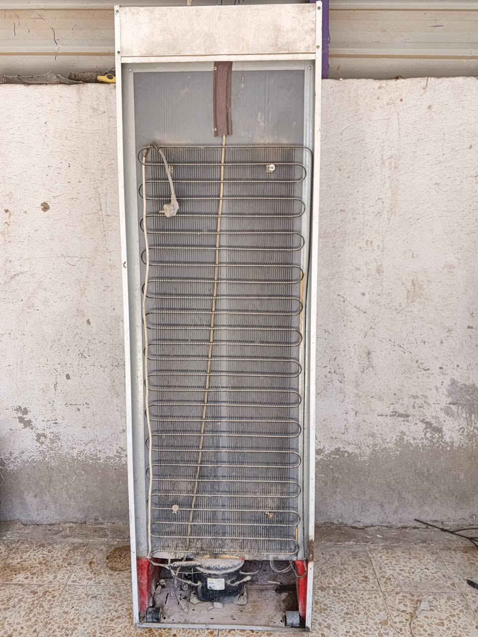 سلام عليكم براد للبيع وسعر مناسب 180 شراي خبرني بل خدمه ***********

