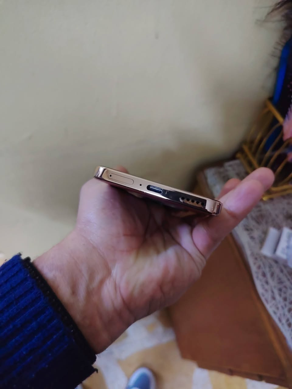 هونر x9d
لونه ماروني وذهبي  
مستعمل شي قليل جدا 
الجهاز نظيف حيل  وبعدو لزكت الشركه بي 
السعر 390 وبي مجال 
رقمي  ***********
