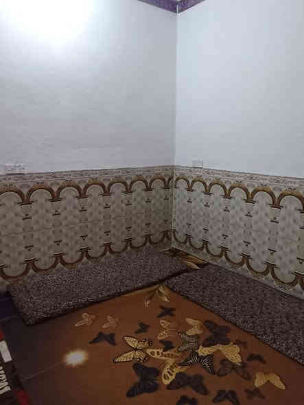 متوفردار للبيع الخالص حي الزهراء حي شمر المساحه 160متر طابوزراعي سند25,غرفتين نوم مطبخ استقبال صاله خلف اسواق ابو عذراءالسعر65مليون ***********
***********
