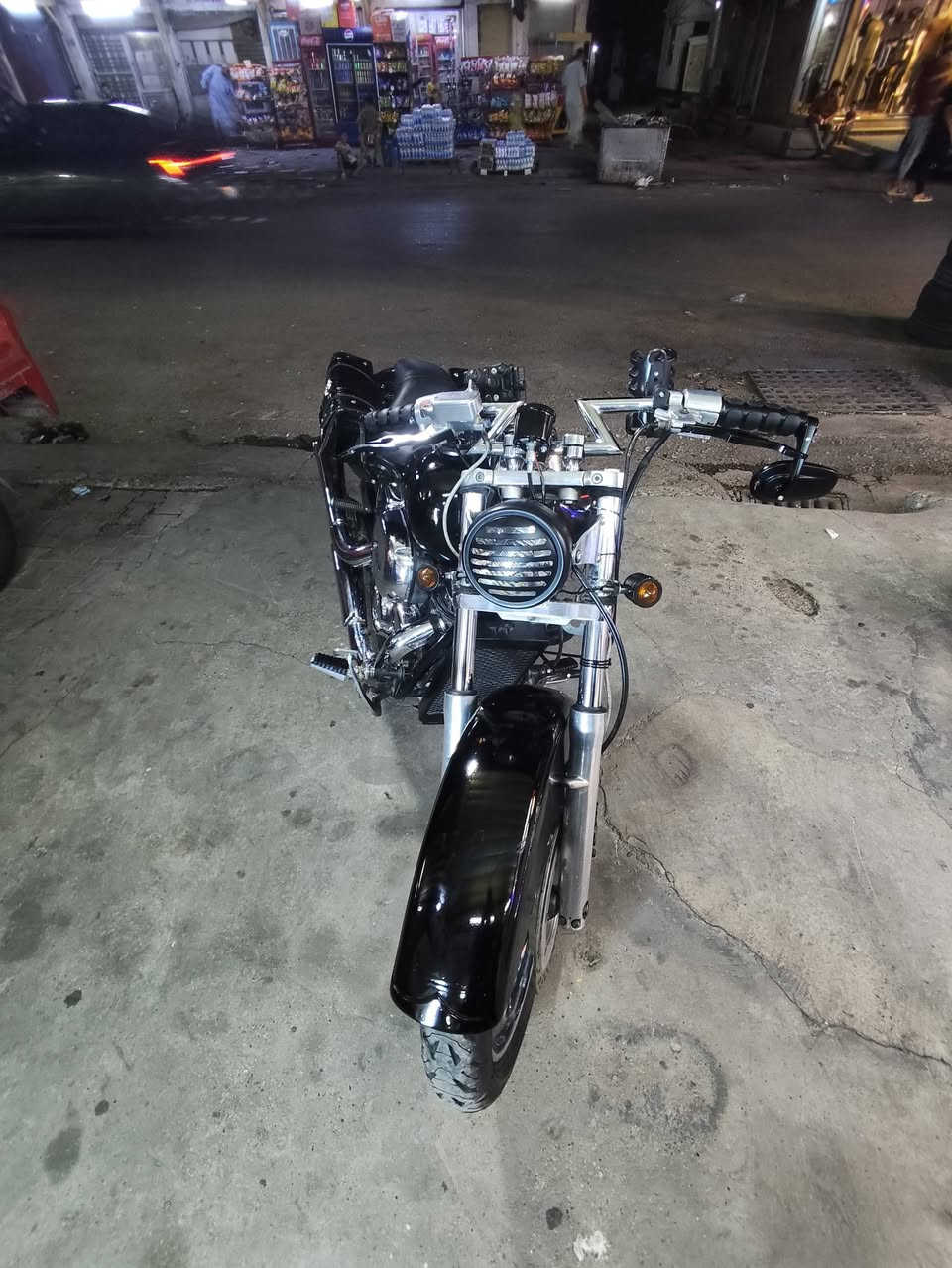 هوندا شادو (سلشر)
مكينة 400cc بلادية 
رقم نجف انكليزي تحويل ثاني يوم بأي محافظة 
السعر 27 بيهة مجال بسيط 
*********** واتساب
