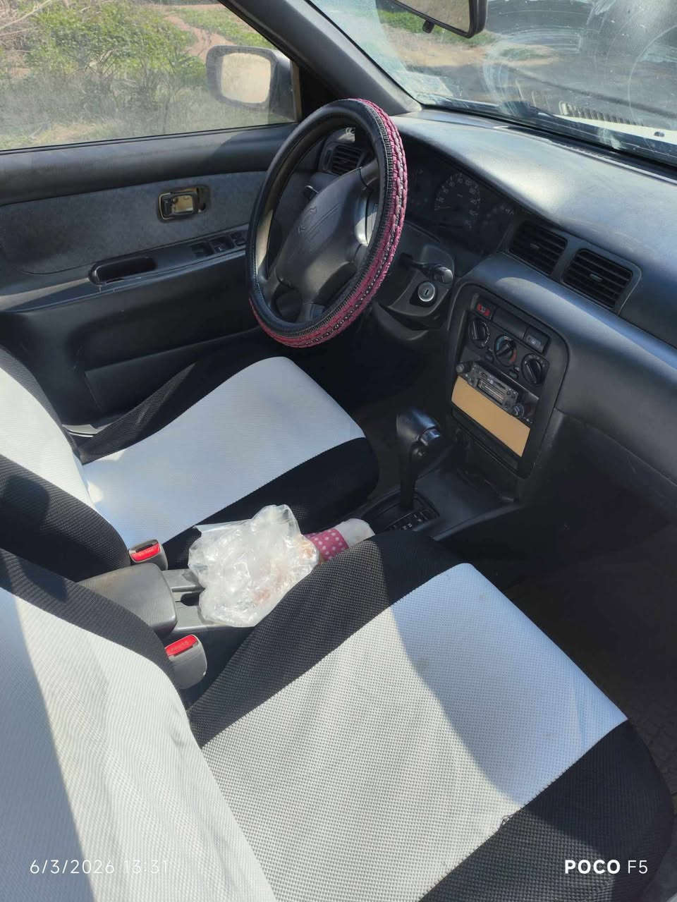 السلام عليكم نيسان صني مسجلة  لون ابيض رقم الماني كركوك سنوية منتهية بـ ٢٣ بيها كوبون بانزين وگشرها نظيف تايرات الورا جدد والجدام فوك نص العمر گير شرط ومحرك بي تبخير قليل جداً السيارة حيل نضيفه ومنظومة التبريد يعوزها غاز السعر 34 وبيه مجال مكان السياره الحويجه الزاب للاستفسار الاتصال على الرقم ***********
