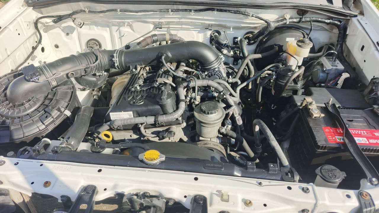 البيع بيكم هايلوكس مديل ٢٠١٤ كويتي شاصي ١٩ رقم نجف الدولي بسمي سياره جديده مكينه ما مفتوح بيه جاملغ بدل أصلي غير دواخل أثر شخط فقط سياره جديده وسعر ١٨٨ و بيه مجال مكاني بابل شوملي ***********
