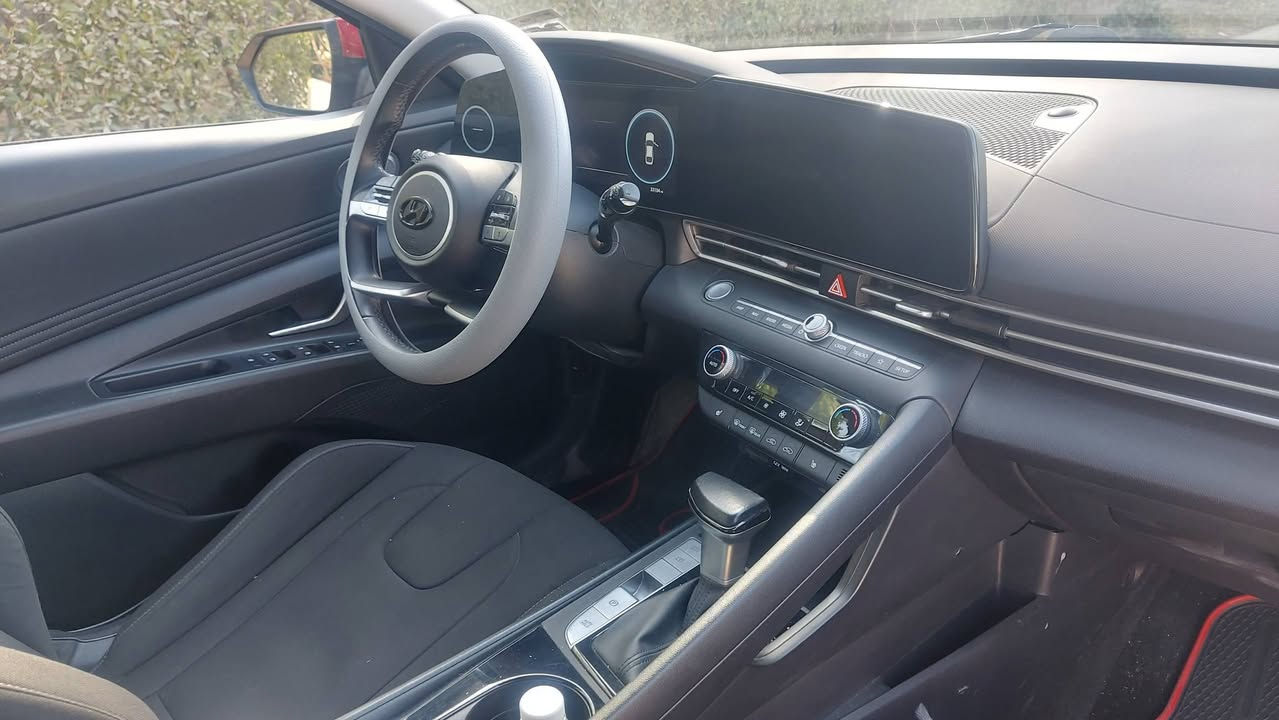 السلام عليكم
النترا ٢٠٢٣ للبيع وارد أمريكي 
حادثه قبق الجنطه نفسه مصلح بدون ايرباك 
بيه صبغ الدعامية الخلفيه وقبق الجنطة فقط 
دخول جديد للعراق 
الموصفات 
بصمة 
شاشة دجتل 
رادارات 
سايد بريك دكمة 
تدفئة بالكشنات الامامية 
ماشي ٣٣ الف ميل 
حادث حلو وبسيط وصور الحادث مرفقه بالمنشور 
رقم بغداد دولي
السعر ١٥٢ 
***********
