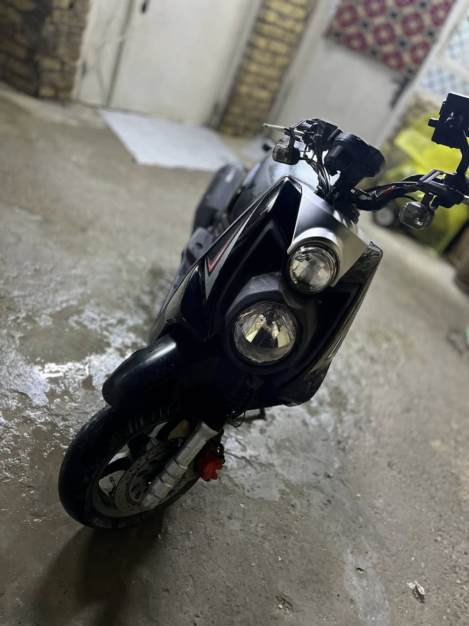 السلام عليكم دراجة سكنس جبلي للبيع شوفت عينك نظيفة ابلادية مكينة ما مفتوحة مال رمبة برغي ما فاتح بيها ب1200 وبيها مجال بسيط 
***********
