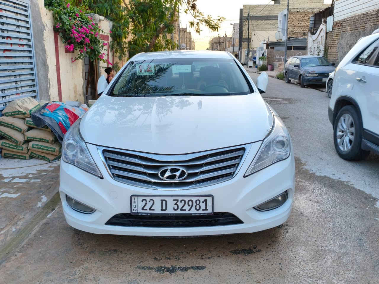 سلام عليكم ازيره موديل 2015 السياره حلوه وجاهزه مكفوله من الصبغ ماعده بارد باب السايق ول الوراها قليل موهواي بارد اربيل بسم شركه تحويل وكاله جاهز  مكينه 3000 سته سلندر السعر 120 وبيها مجال قليل مكان السياره النجف رقم الهاتف ***********

