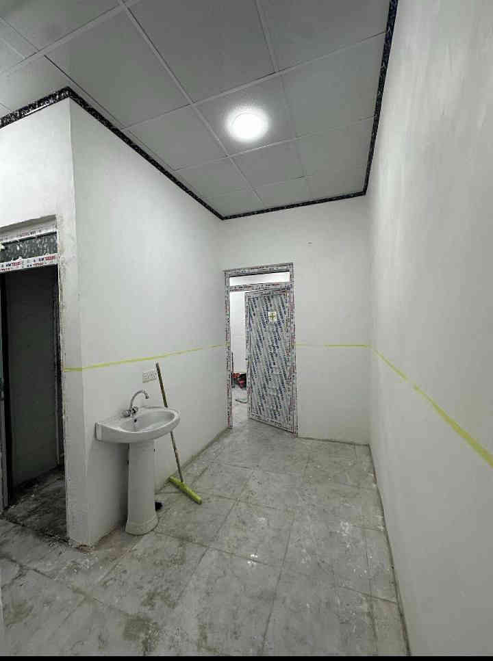 شقة زيرو للايجار في حي سومر
مساحة 100 متر 
 قرب مطعم سومر ومجمع مدارس 
 تتكون من : 
غرفة نوم وصالة واستقبال ومطبخ وخدمات 
سعر الايجار 250 ألف
للاستفسار الاتصال على الارقام :
***********
***********
***********
