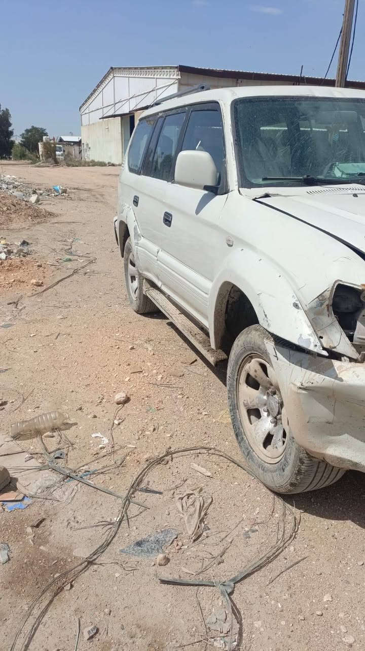 تيوتا برادو موديل 2000محرك كير شرط حداديه والسياره يحتاجلها لايتات وتصليح بنيد ابيع مااندل راعيها رقم اربيل وسنويه اصليه وتراي حلو السعر33وبيها مجال عنواني كربلاء ***********
