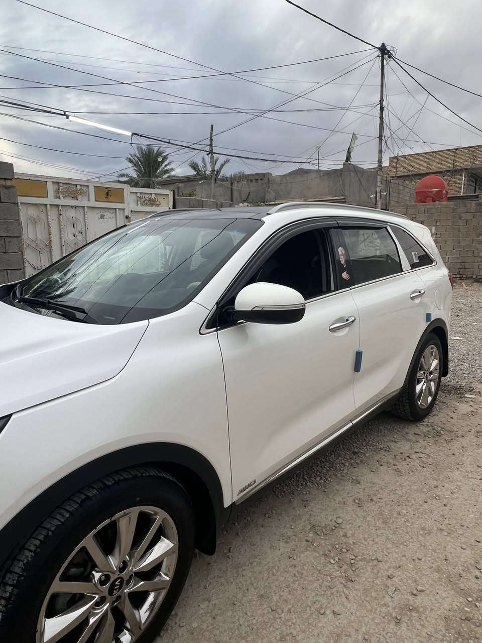 السلام عليكم ورحمة الله وبركاته سورنتو موديل 2016 السياره مكفوله كفاله عامه فول مواصفات للاخير 
محرك 3500 6سلندر 
بنراما طكتين جام 
مري شفط ترحيب 
بيه مواصفات هواي بعد ما احب اطول عليكم 
رقم بغداد الجديد شرط التحويل 
السعر 228 وبيه مجال للطيبين 
للاسفتسار ***********
