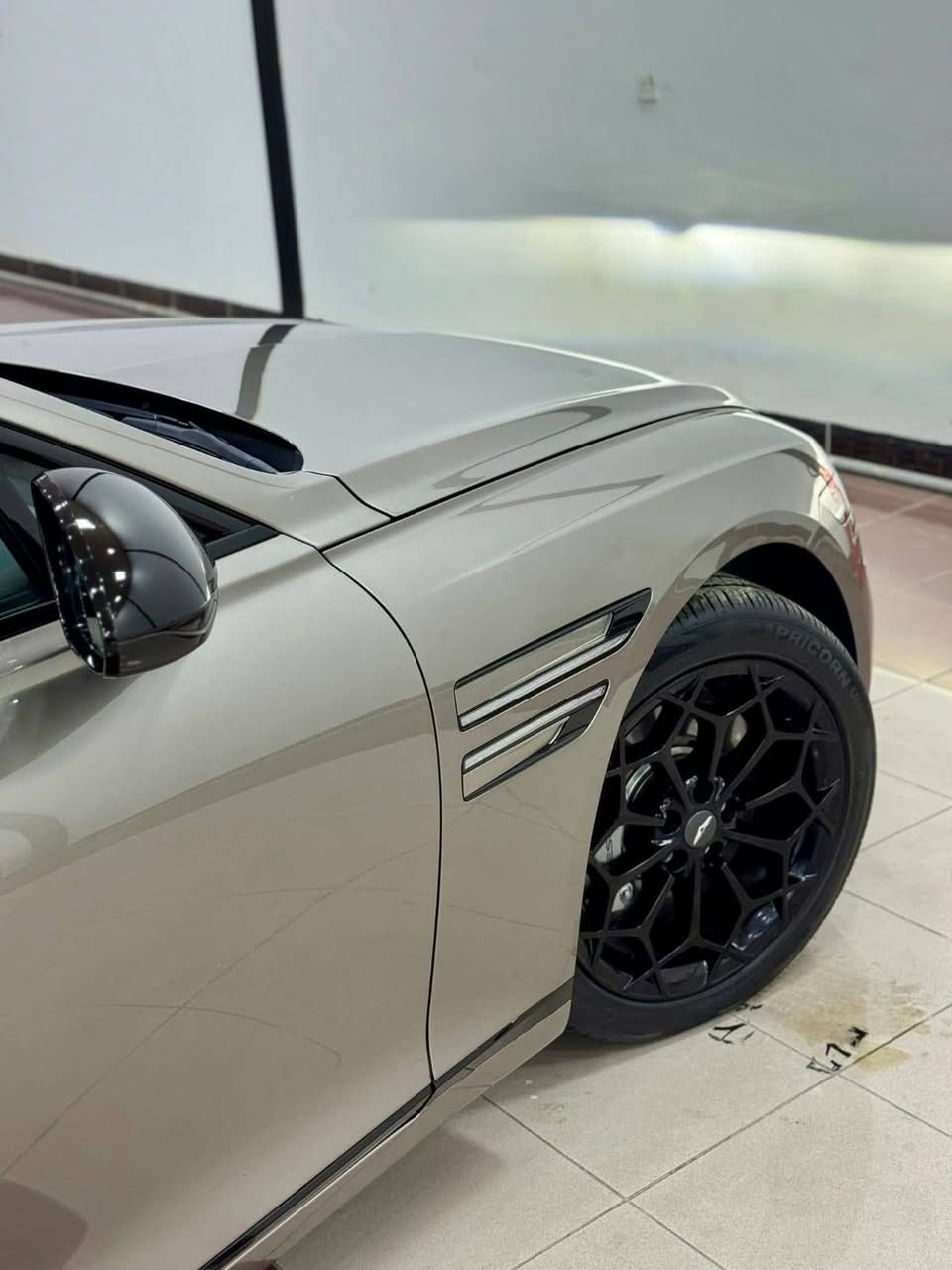 🔥سعر مناسب جداً جداً 🔥💰
✨‏ Genesis G80 2021✨
✨جينسز جي 80 موديل 2021✨

🔵 الملاحظات 
* المسافة المقطوعة 42 ميل
* حجم محرك 6 سلندر ٣.٥ توين توربو🚀
* لون سيارة ذهبي و داخل سيارة لون نيلي و قهوائي

💥 ضرر 5 قطع صبغ سيارة بجم كبس و خلف كبس خمس قطع صبغ حادث صطحي

🟠 مواصفات
* بانوراما
* كاميرة خلفي دوارة
* صندوق شفط
* كشنات امامي تدفئة + تبريد
* داخل دشبول و بيبان Ambid Light
* تشغيل عن بعد
* بردة خلفي + بيبان
* سيستم صوت سماعات 
* ابواب شفط 
* رادار امامي خلفي 
* حساس امامي خلفي 
* اربعه دسك 
* جنطه كهربائي شفط 
* كير ماوس 
* موس تحكم بل شاشه 
* تبريد بيانو 
* كراسي تدفئه تبريد 
* ستيرن تدفئه تبريد
* بردان ابواب 
* بردا خلفيه كهرباء عل بك
* كامرا خلفيه
* بانو رامه
* لايت زنون 
* مري قلاب 
* اشاير بل مري 
* كرسي كهرباء سائق وراكب 
* تخم تاير جديد 
* سيارا جديدا 
✨وبعد بيهة هواي مواصفات ما مذكورا

📍 مكان السيارة النجف الاشرف / الكوفة
☎️ رقم صاحب السيارة
***********

جينسز جي 80 موديل 2021
مكان السيارة النجف الاشرف / الكوفة
رقم صاحب السيارة
***********
السعر 239  ورقة و بي مجال بسيط للشراي
