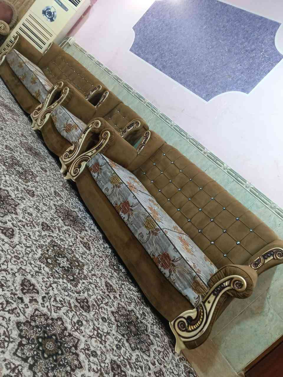 تخم تسكام ثكيل عشر مقاعد مستعمل نضيف العنوان العزيزيه منطقة باب الحاره للمراسلة *********** يوجد واتساب وماسنجر وتوصيل بل الاجره
