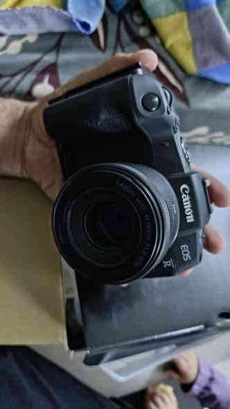 كانون RP  فول فريم
اخت الجديدة نضافة مية بالمية 
عدستها الاصلية 24-105 مع عدسة 50

السعر مليون و400 
بيه مجال للشراي

شترها ماعابر ال200 صورة بعدهة زيرو
شتريتهة الشهر الخامس
رقمي ***********
مكاني بصرة
