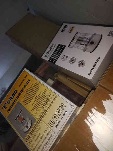 السلام عليكم
صولات نفطيه عدد ٢
ممفتوحه لك
الواحده ٣٥
المكان الكريعات الفرع المقابل لمطعم البلام العائلي موبايل ***********
لانرد علي التعليقات فقط الاتصال
