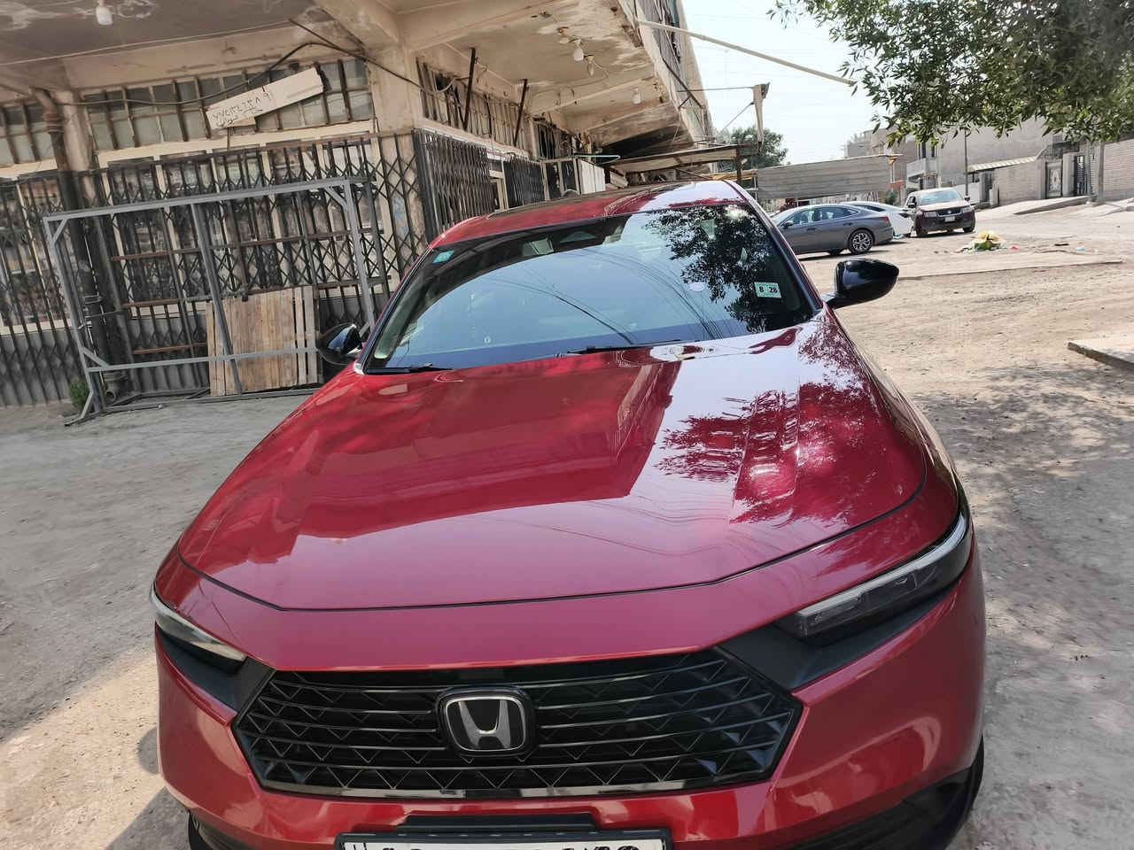 سلام عليكم اخوان هوندا اكورد ٢٠٢٣ سبورت حادثها جانبي صور حادث وتقريري موجود  سعر ١٨٠ بيها مجال بسيط للاستفسار اتصل *********** مكان بغداد  ورقم بغداد
