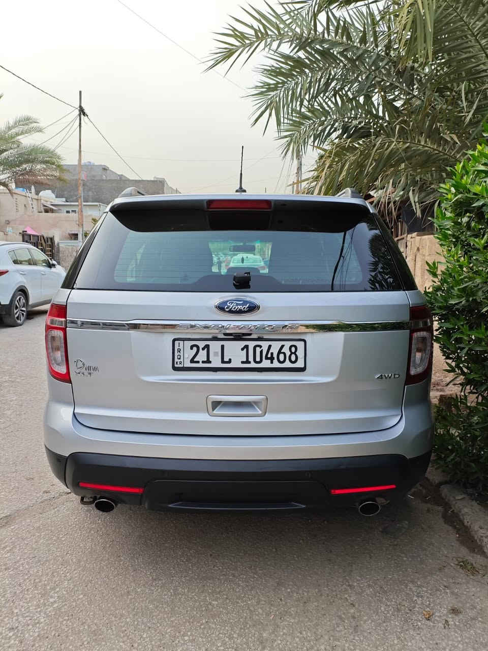 السلام عليكم ورحمة الله وبركاته 

🚗 فورد اكسبلورر 2013 XLT خليجي (نيفا)
بدون ضرر / بدون صبغ / كفالة عامة

🔹 6 سلندر 3500
🔹 دفع رباعي 4×4 + 4 وضعيات قيادة
🔹 7 ركاب
🔹 ممشى 195 ألف كم
🔹 رقم سليمانية باسمي (تحويل مباشر)

✨ مواصفات:
فتحة بانوراما، شاشة، كاميرا خلفية، حساسات، مثبت سرعة، تحكم ستيرن، كراسي كهرباء، تبريد 3 قطع، تخم تاير جديد،تبريد فول

العنوان : بغداد الدورة

السعر 155 ورقة وبيها مجال

بيع فقط

للأستفسار 
 واتس اب او اتصال 📞 : ***********

⸻
