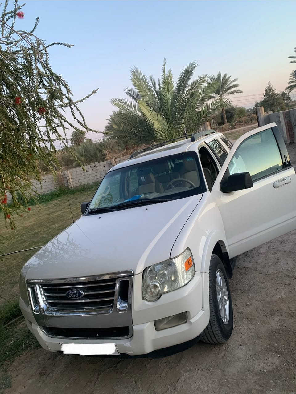 سلام عليكم فورد اكسبلور للبيع او مراوس موديل 2010 السياره جديده فول واحد عله واحد لمتد مكفوله كفاله عامه رقم بغداد الجديد تحويل ثاني كشنات تدفئة وتبريد ثلاث قطع او كشنات جلد لايت زينون مكفوله من كير محرك مكاني بغداد التواصل على هاذ الرقم ***********
