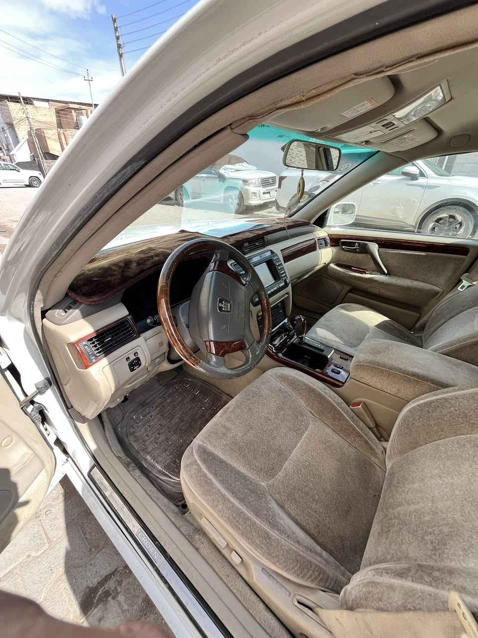 كراون تيوتا
مديل 2002 
كرستال 3 دكم 
شاصي 175
سياره عدله وجاهزه للترقيم 
للاستفسار 
السعر 53 جاهزه من كلشي 

‭0784 373 0917‬
