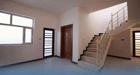 دار جاهز للسكن للبيع 160 م🔥
               في #مجمع_الكرار_السكني
لدى #شركة_بوابة_الغدير_للاستثمارات_العقارية

🔴دار 1353 للبيع.. بلوك 44
🔴 سعر الشركة 80...الواصل 30
🔴 مرحلة ثالثة..يباع بتطلوعة واقساط شهرية مريحه
🔴موقعه على على شارع 12م
📞 للاستفسار مراسلتنا عبر الارقام التالية

☎️*********** 
☎️*********** 

موقع الشركه 📌
النجف الاشرف..حي النداء _شارع المجمعات _مجمع الاميرات 2_الدور ال vip
