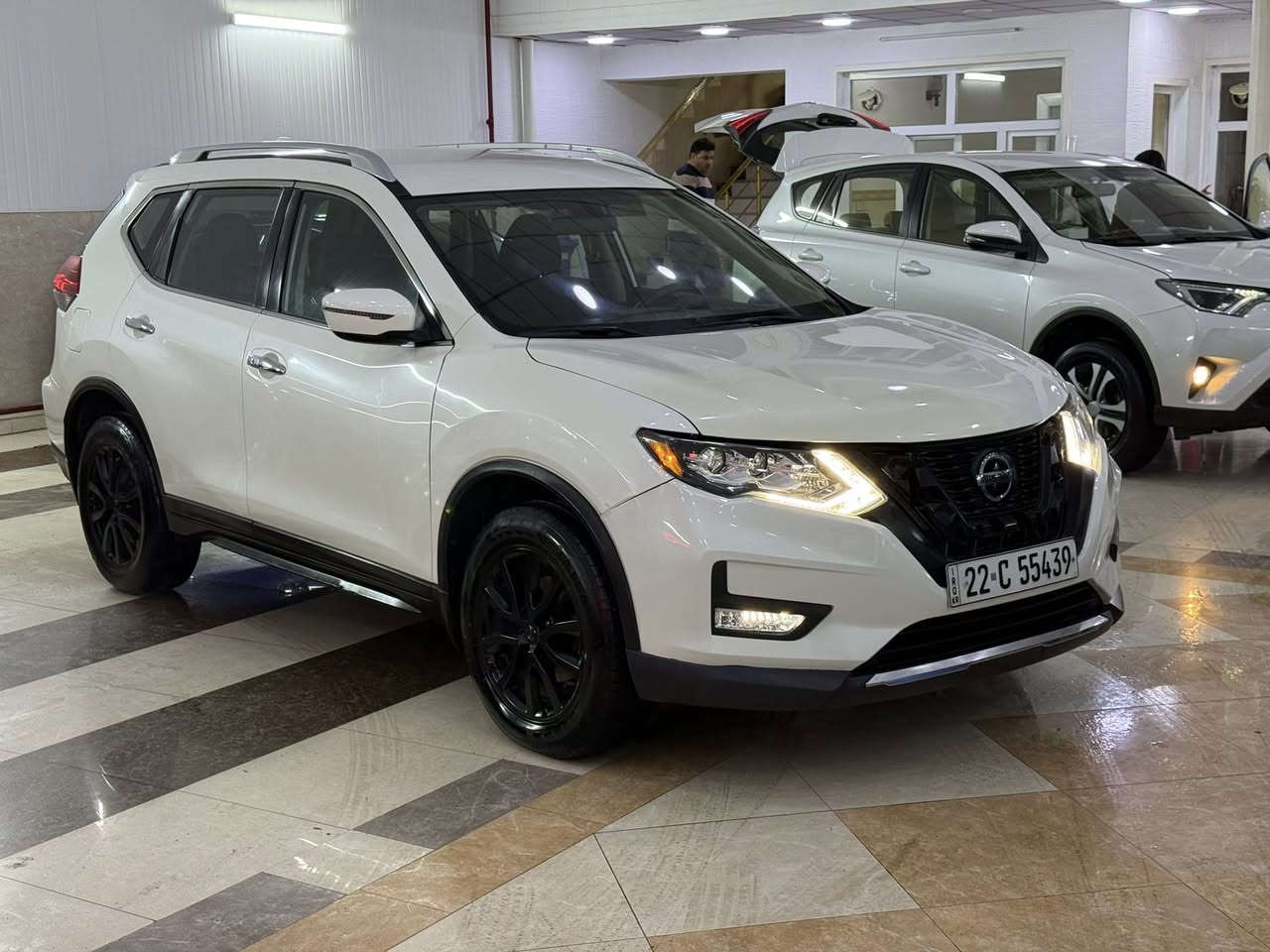 نيسانروگ موديل 2018مواسةفات Sv awd فول بس بدون پانوراما ماشى 70ميل سيارة شبر بيها بونيد بيها صبوغ بدون دواخل بدون أيرباگ  سيارة جديد بايت رادار كلشى بلادى رقم سنوية كل جديد مكان اربيل 
***********
