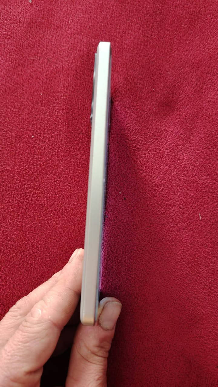 السلام عليكم عند هذا الجهاز نظيف اغراضه كامله ما مصلح شخط واحد ما بيه جهاز نظيف كلش لاكره 256 مكانب الزعفرانيه سعر 300 والعده جهاز مراوس


**إذا كنت صاحب هذا الإعلان وتريد حذفه لأي سبب، رجاءا أرسل رسالة إلى الدعم الفني**