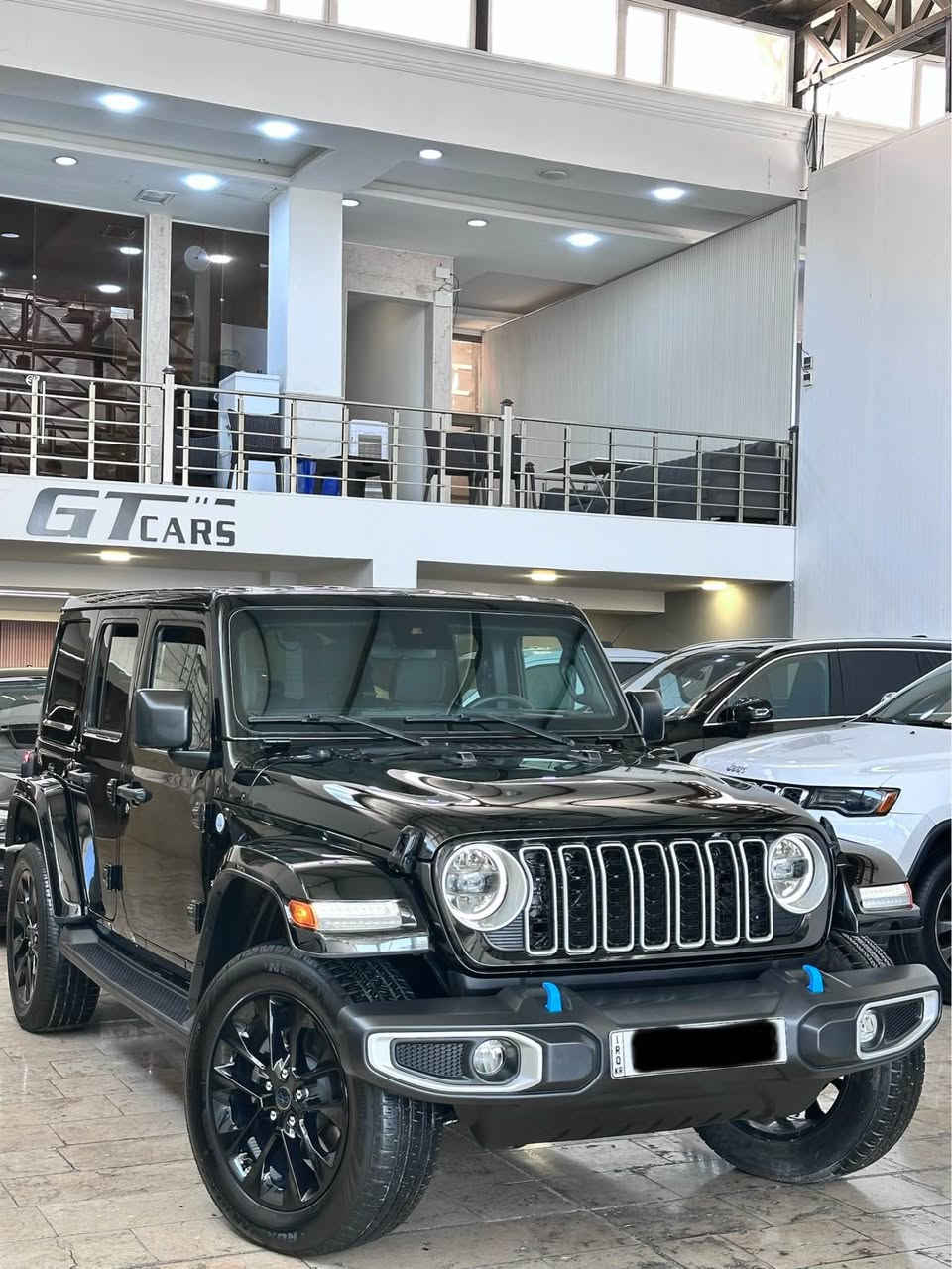 رقم السيارة : مرقمه اربيل 
موقع السيارة :دهوك 
نوع السيارة : جيب رانكلر jeep wrangler 
موديل السيارة : 2024 
المسافة المقطوعة:31.000 ميل 
محرك 4 سلندر هايبرد بانزين كهرباء

مواصفات:SAHARA 

بصمة تشغيل 
بصمة ابواب 
تشغيل عن البعد 
كراسي تدفئة 
ستيرن تدفئة 
مداخل تايبسي للجوال
لايت زينون LED

ملاحظات: مكفوله كفاله عامة بدون قطرة صبغ بيها BDR ايرباك ستيرن سستم 

للأستفسار :📞

***********
*********** دهوك, العراق
