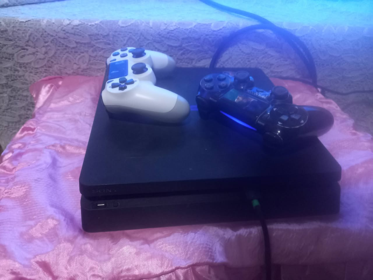 بلي فور سلم مهكر واحد تيرا للبيع ويا يدتين متروس العاب السعر 340 وبي مجال المكان بغداد جسر ديالى رقم ***********
