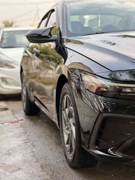 هونداي النترا موديل 2024 هايبرد مكينه 1600 
كير دي سي تي 
حادث فقط بارد بدون  دواخل بدون صبغ بدون تبديل فقط دعاميه نفس لون 
رقم بغداد بأسمي تحويل ثاني يوم 
مواصفات 
شاشه متصله كامره خلفيه 360 
رادار امامي جانبي وخلفي 
تبريد بيانو 
انار بل دشبول بلادي 
 داخل اسود 
3 انضمه قياده 
ايكو سبورت سمارت 
انار ترحيب بل ليدات 
صندوق ذكي 
بصمه تشغيل عن بعد 
بصمه تشغيل 
بصمات ثنين 
لد امامي +زنون بلادي 
لد خلفي 
تحكم مري 
اوتو هولد سايد بريك بصمه 
مود درايف 
عليها دوشمه بلاديه
سويتلها بولش وعليها نانو سيرامك ضمان 5 كل 3 اشهر ادامه اطيك وصل مال ضمان كل 3 شهر تروح يسويلك ادامه ويل كب 16 تخم تاير بلادي 
العنوان بغداد الدوره ميكانيك سعر 175وبيها مجال ***********
