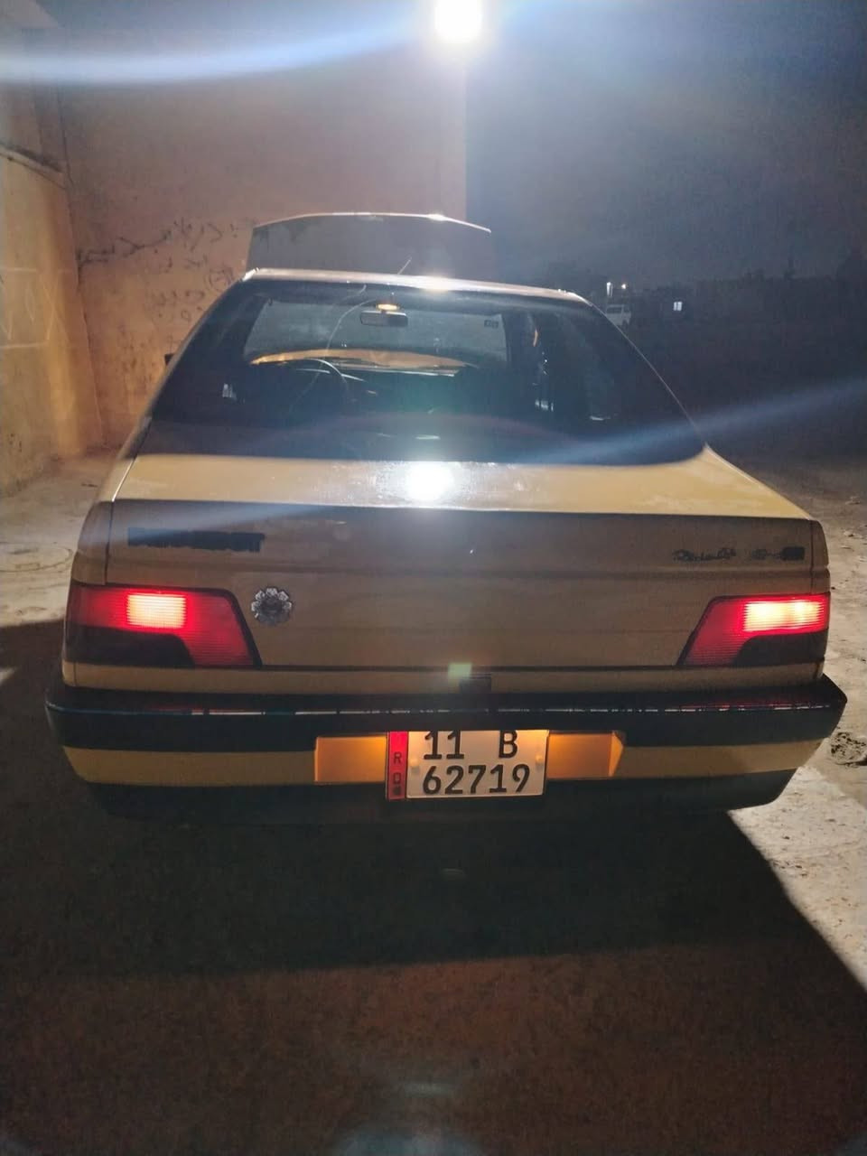 لبيع بيجو 405
مديل 12 هيه وغرامات كله علي 
كير مكينه خير من الله 
بس تبريد هوه يستغل كلشي مابي بس فجئة ضل بس فان ما يبرد شغله كهربائيه 
سياره نصبتهه حلوه
كهربائيات كله شغاله 
كم شغلات جديده شادله 
عينه وصينه وباتري 
وسياره كدامك وشوفهه
عارضه ب 28وبيه مجال قليل 
رقم ***********واتساب
