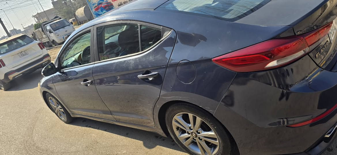 النترا 2017 نيلي حبري نص فول فئه S
المحرك 2000 دوش رقم اربيل الجديد 
هزه قبل سنه ونص وسنويتها منتهيه  السياره باسمي ومكاني بغداد البلديات
 ماشيه 160 الف كيلو ما يعادل 100 الف ميل
المواصفات : 
شاشه كاربلي ، نقطه عمياء ، اشاير بالمري
رادارات جانبيه وخلفيه ، 3 مودات قياده ، كاميرا ، مثبت سرعه ، شاشه اعطال ، تدفئه كشنات ، تدفئه ستيرن ، تحكم ستيرن، مانع انزلاق ، دوشمه جدید
الحادث : 
الحادث فقط الجنطه وجاملغ خلفي ايمن بارد والباقي كله مكفول 
السعر 122 وبيها مجال 
للتواصل الاتصال ع الرقم *********** بغداد, العراق
