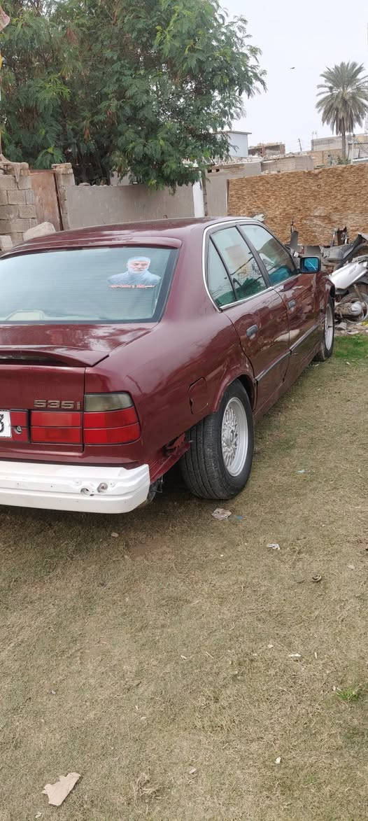 السلام عليكم بيئم 535 موديل 91
رقم انكليزي سنويه توني مجددها ب اسمي تحول ثاني يوم 

السياره كفاله كير ومكينه وكشر تخم تاير جديد 

كير اتو ماتيك فتحه شغاله 

تبريد شغال كفاله مكاني واسط  

شعدك مراوس ادخلي وتساب 

*********** وتساب او اتصال  نقص دعاميه خلفيه فقط ماكو كل نقص بعد مراوس شعدك اراوس السعر 44
