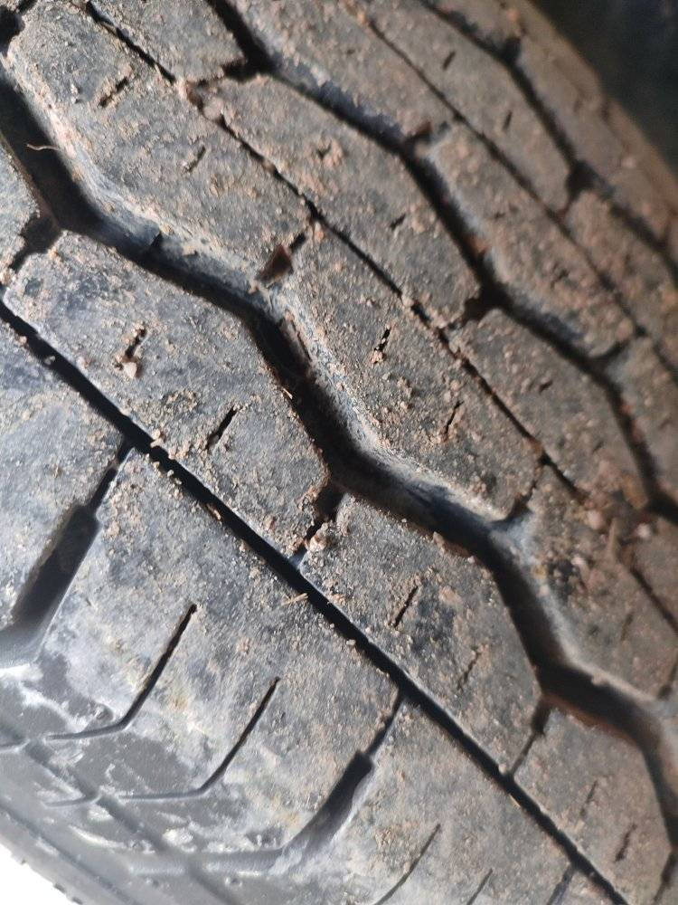 پیکاب تویتا 2001
ماشاءالله لە جوانی و خاوێنی 
گێر و مەکینە و شاسی بیبە لای 10 فیتەر
تەبرید وتەدفیە کارایە
ماڵی دۆستە
بێ مەسروفە
سعر 88 
ت: ***********
