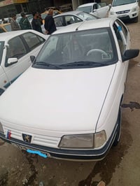 من رخصة الادمن... بيجو 405 موديل 12 سيارة جديدة كامله  فقط المكينة بيه...