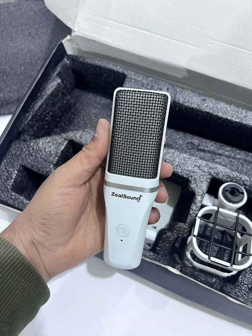 Zealsound A68S
zealsound
ميكروفون ألعاب zealsound للكمبيوتر الشخصي مع ذراع، مجموعة ميكروفون USB لجهاز Mac والهاتف المحمول والكمبيوتر PS5، مع RGB وكتم الصوت وحامل ثلاثي القوائم وذراع (حاملان) وحامل صدمات وفلتر بوب، للبث الصوتي والبث المباشر وTwitch
مايك RGB وستاند , وستاند إضافي حجم كبير


**إذا كنت صاحب هذا الإعلان وتريد حذفه لأي سبب، رجاءا أرسل رسالة إلى الدعم الفني**