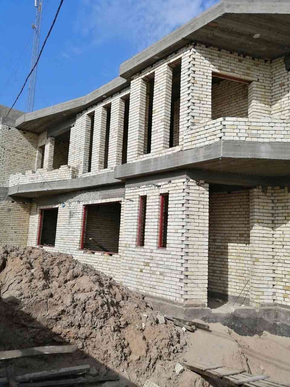 تستلم هيكل درجة اولى بسعر مناسب
عملي بالنقد داخل المسيب والسدة واحيائهما  التفاصيل هي هيكل كامل مع بيتونه وتيغه وخزان (سبتتنغ) وتأسيس مجاري وتأسيس بوكسات سبالت وتاسيس جكشنات مع بواري للكهرباء في السقف وصبة نظافة مسلحة وصب الممرات
***********
