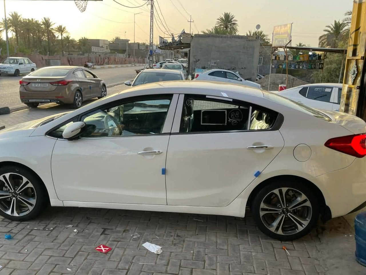 سلام عليكم
سيراتو 2014 خليجي ببه شويه من الجاملغ المامي صبغ وشويه بل بطرف البنيد صبغ سياره بدون فتح وتبديل
سياره جاهزه مكينه وكير وحداديه وتخم
 تاير جديد 4دسكات 
فول مواصفات تحكم ستيىرن مري شفط شاير بل مري الد امامي خلفي حساس امامي وخلفي كامره خلفيه 
رقم بابل انكليزي جديد مداور ثاني يوم 
السعر118 وبيه م مجال
مكان سماوه
 ‏لاتصال /***********‏
