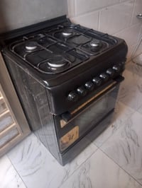طباخ لبيع سعر ١٠٠ وبي مجال شراي يخابر 07715114548 مكاني حي اور.       ...