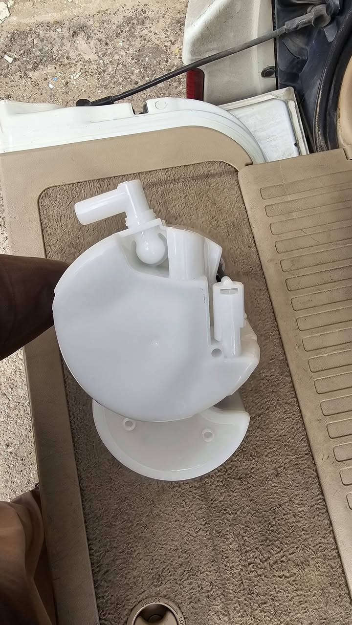 عبوة فيت بم تويوتا فور رنر ترهم من موديل ٢٠٠٨ الى ٢٠١٨ اصلي سعر ٢٥٠ دولار  الاتصال ***********
