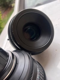 عدسات عدد 2 مع الحقيبه  هذا رقمي 07740494989