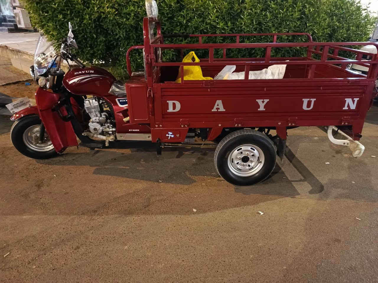 السلام عليكم للبيع ستوته دايوان فحل شركه المصطفى مدفوع كمرك بس ينفتح الترقيم تروح ترقم ابسمك مديل 2023 مكاني الاعظميه ستوته جديده سعر 3مليون وبيه مجال ***********
